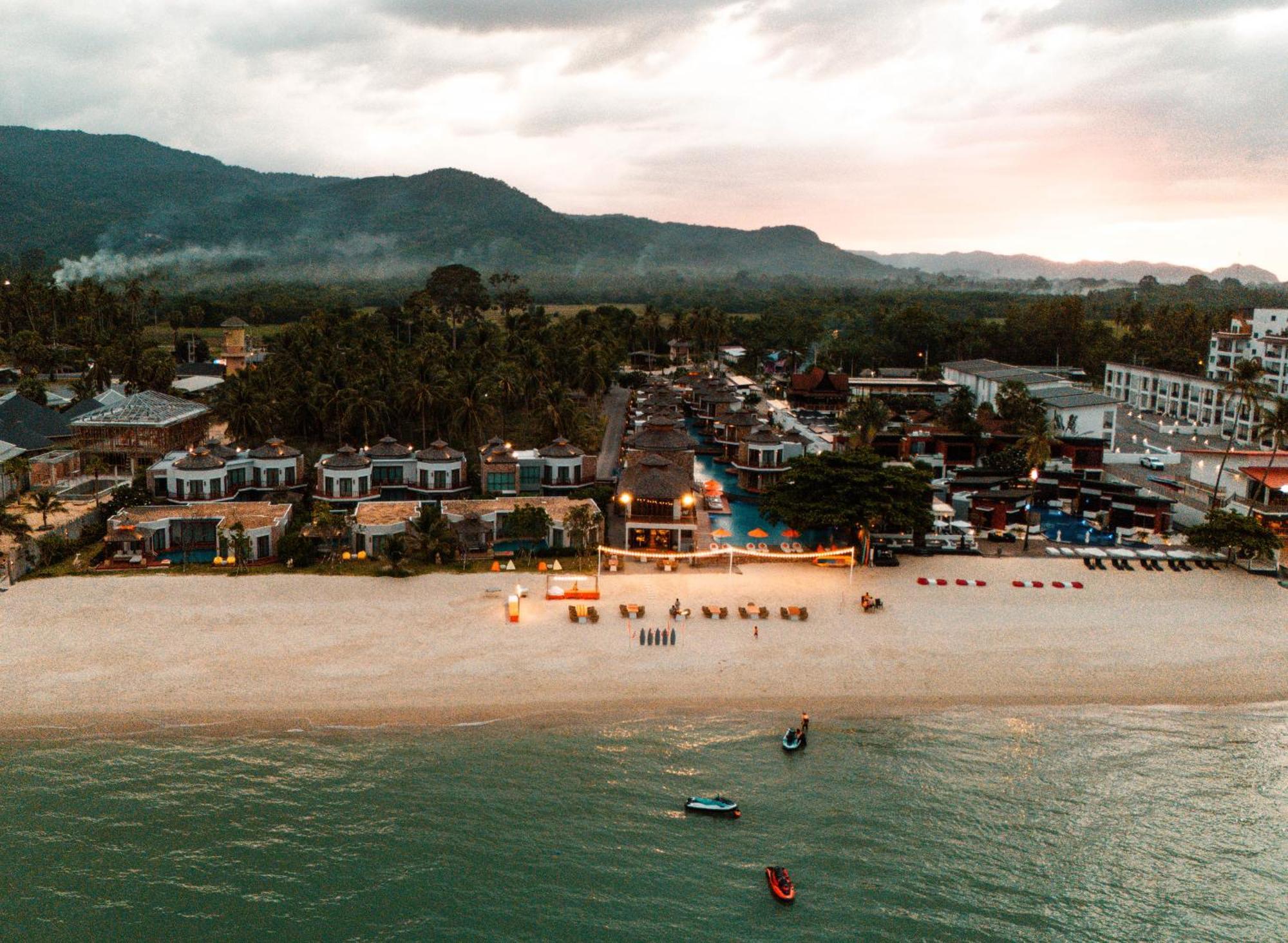 Yotaka Khanom Hotel Eksteriør billede